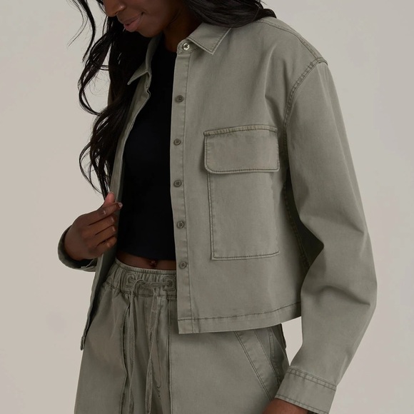 Abercrombie & Fitch Garment Dyed Utility Shirt - Picture 4 of 11